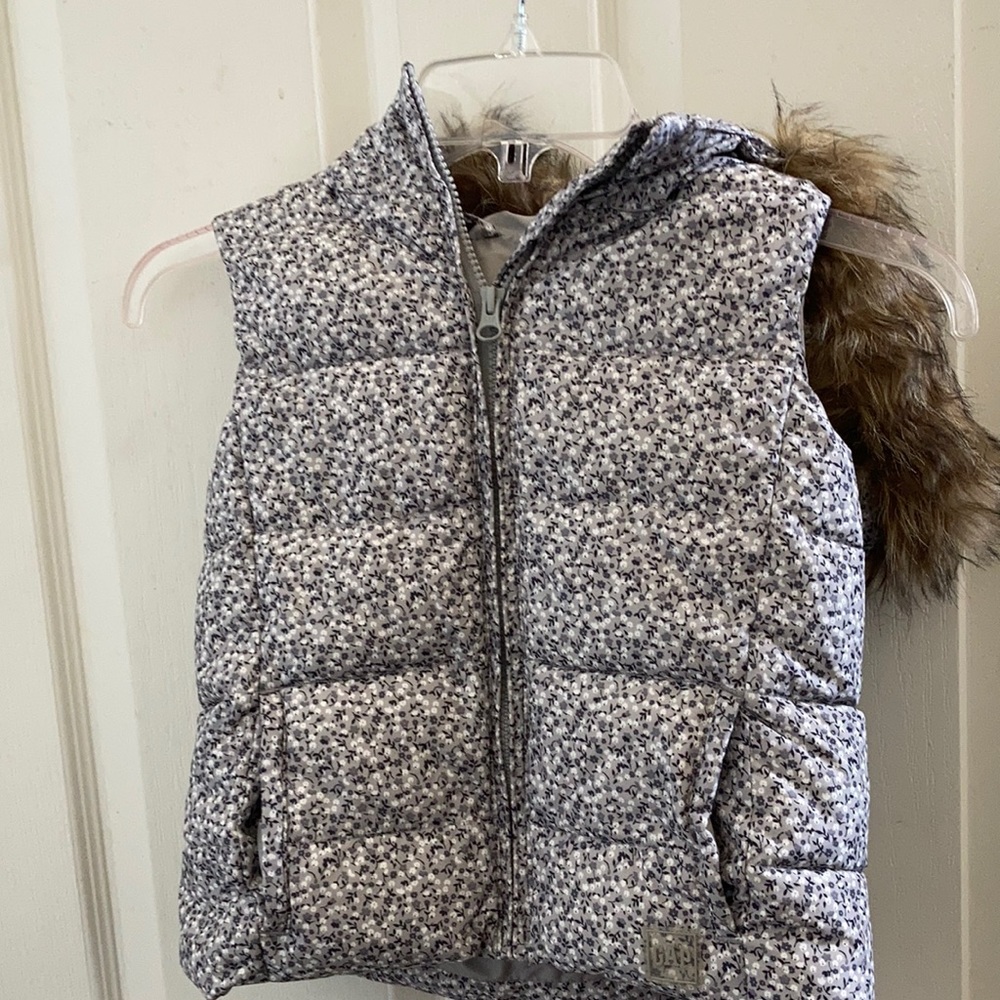 FINAL MARKDOWN Gap kids puffer vest small